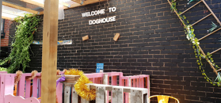 Doghouse Dog Cafe